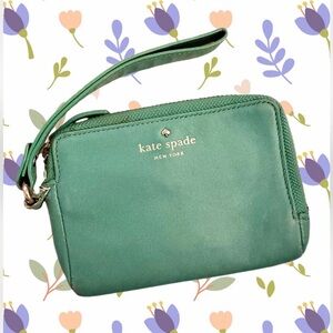 Kate Spade ♠️ Green Leather Zip Wristlet